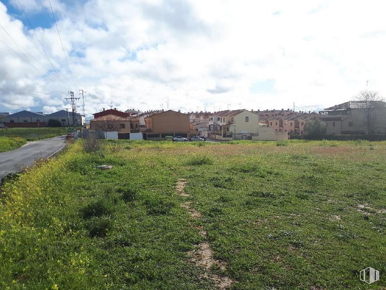 Land for sale at Camino Tocenaque, 26, Recas, Toledo, 45211 with house, cloud, sky, plant, natural landscape, land lot, grass, grassland, plain and groundcover around