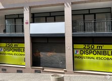 Local en venta en Calle Libertad, 7, Arganda del Rey, Madrid, 28500 con ventana, edificio, accesorio, fachada, fuente, gas, material compuesto, asfalto, edificio comercial y rectángulo alrededor