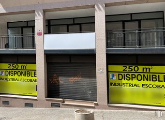 Local en venta en Calle Libertad, 7, Arganda del Rey, Madrid, 28500 con ventana, edificio, accesorio, fachada, fuente, gas, material compuesto, asfalto, edificio comercial y rectángulo alrededor