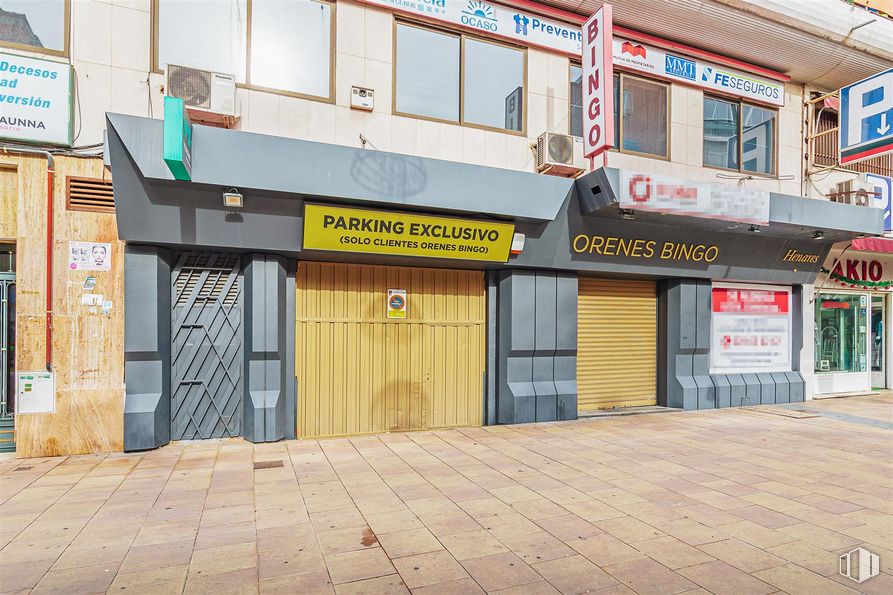 Local en alquiler en Calle Hospital, 7, Torrejón de Ardoz, Madrid, 28850 con ventana, accesorio, puerta, edificio, madera, fachada, superficie de la carretera, ciudad, edificio comercial y venta al por menor alrededor