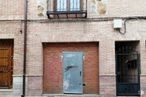 Retail for sale at Calle Carmen, Consuegra, Toledo, 45700 with door, window, wall, brick, brickwork, brown, composite material, home door, iron and concrete around