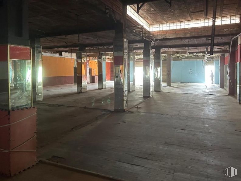 Local en venta en Calle Camino de Leganés, 17, Móstoles, Madrid, 28937 con hall, accesorio, suelo, suelos, madera, techo, zona urbana, ciudad, gas y material de construcción alrededor