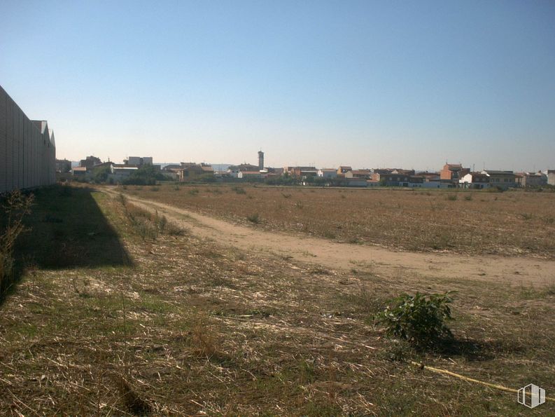 Land for sale at Sector Industrial PP-5, Talavera de la Reina, Toledo, 45600 with building, sky, plant, land lot, natural landscape, horizon, road, plain, landscape and grass around