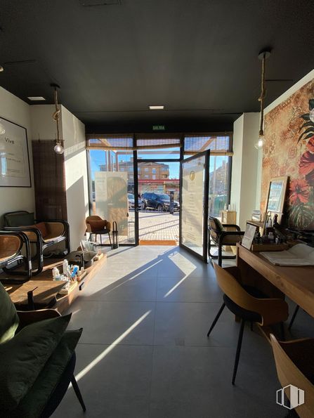 Retail for rent at Avenida Nuevo Mundo, Boadilla del Monte, Madrid, 28660 with chair, light fixture, wood, furniture, interior design, flooring, floor, restaurant, kitchen & dining room table and wood stain around