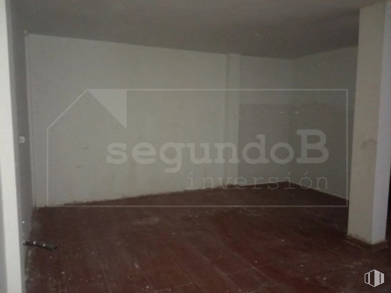 Local en venta en Calle San Roque, 1, Valdetorres de Jarama, Madrid, 28150 con marrón, rectángulo, madera, gris, suelos, suelo, madera dura, tinte para madera, sombra y edificio alrededor