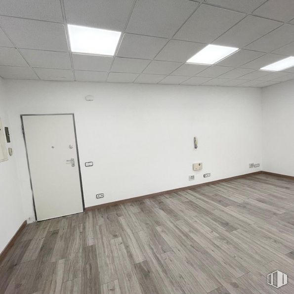 Oficina en venta en Calle Azuela, 1, Collado Villalba, Madrid, 28400 con puerta, lámpara, alumbrado, edificio, madera, hall, suelos, suelo, suelo laminado y madera dura alrededor