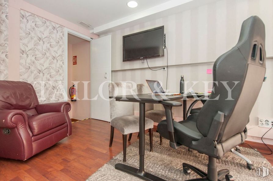 Oficina en venta en Calle Vallehermoso, Chamberí, Madrid, 28015 con televisión, silla, mesa, mueble, propiedad, edificio, confort, sofá, marco y ordenador alrededor