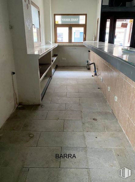 Retail for sale & for rent at Zona Santa Bárbara, Toledo, 45006 with window, countertop, property, building, tile flooring, fixture, interior design, flooring, floor and house around