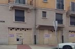 Retail for rent at Paseo Estación, Ávila, 05001 with car, tire, window, building, automotive parking light, wheel, neighbourhood, wall, vehicle and facade around