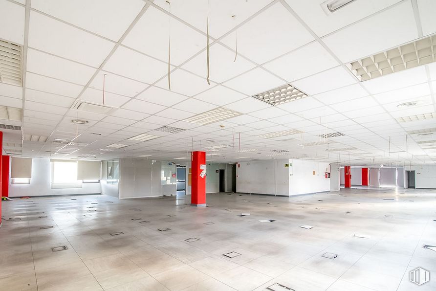 Oficina en venta en Doctor Severo Ochoa, Alcobendas, Madrid, 28100 con pasillo, diseño de interiores, piso, pavimento, accesorio, arte, edificio, vidrio, techo y espacio alrededor