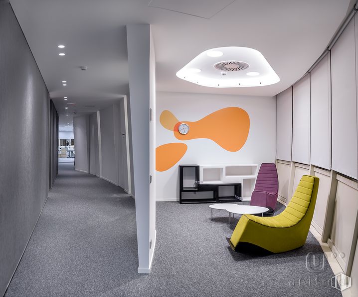 Oficina en alquiler en Edificio Alma, Paseo Doce Estrellas, 4, Barajas, Madrid, 28042 con silla, alumbrado, mueble, diseño de interiores, diseño automotriz, pavimento, piso, pared, propiedad material y comodidad alrededor