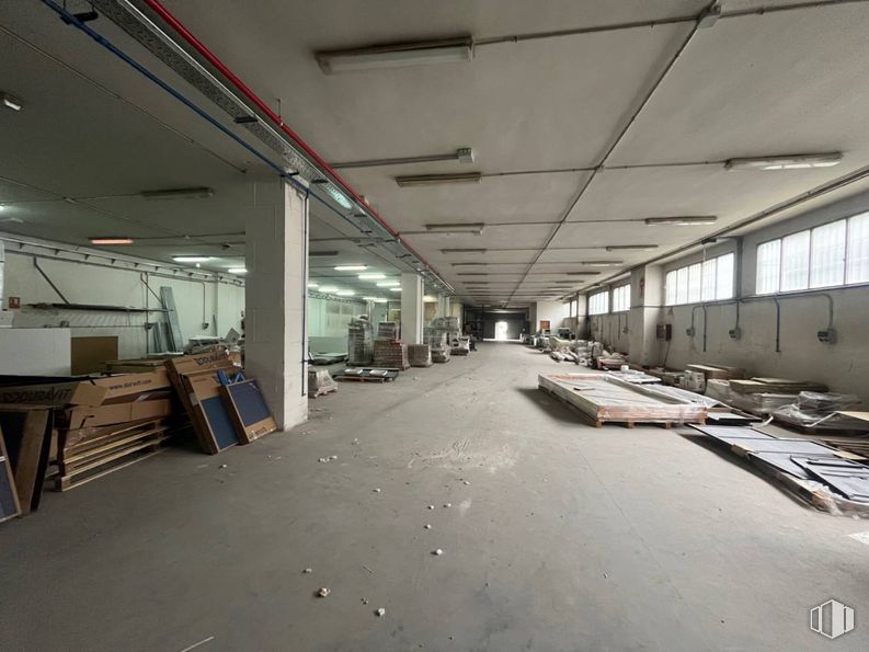 Industrial for rent at Carretera Fuencarral, Alcobendas, Madrid, 28108 with window, flooring, floor, ceiling, composite material, hall, building material, daylighting, plywood and steel around