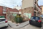 Land for sale at Calle San Cristobal, Ávila, 05003 with car, building, land vehicle, vehicle, vehicle registration plate, sky, window, plant, automotive tail & brake light and tire around