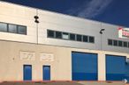 Industrial for sale & for rent at Avenida Palmeras, 16 D7, Ciempozuelos, Madrid, 28350 with window, door, building, sky, blue, fixture, cloud, rectangle, facade and tints and shades around