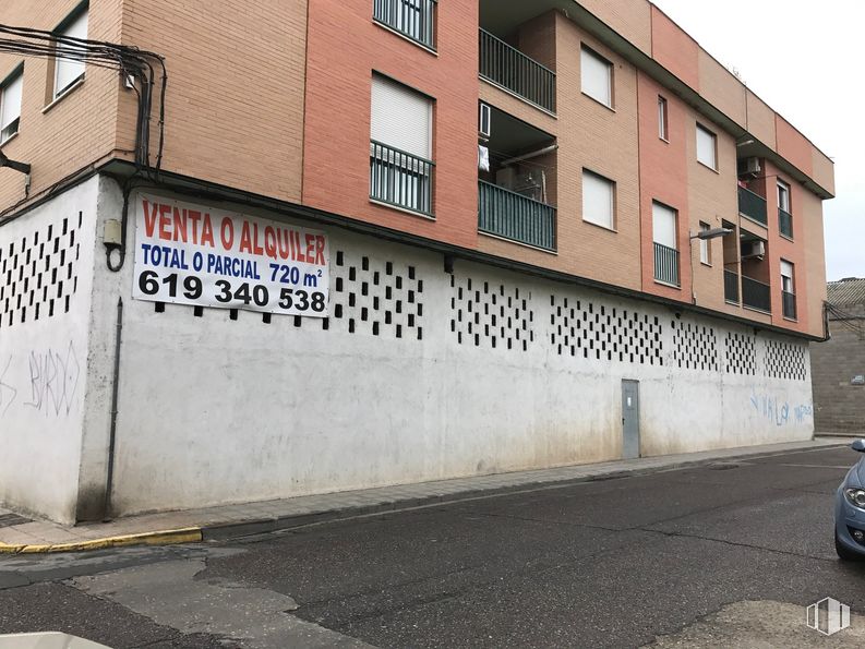 Retail for sale & for rent at Calle San Joaquín, 2, Talavera de la Reina, Toledo, 45600 with building, window, house, architecture, plant, road surface, vehicle registration plate, neighbourhood, residential area and asphalt around