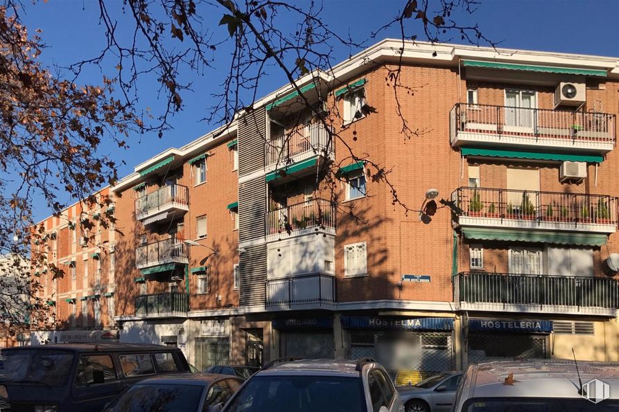 Oficina en alquiler en Calle Joaquín Martínez Borreguero, 1 , Carabanchel, Madrid, 28019 con coche, vehículo terrestre, cielo, edificio, vehículo, ventana, diseño urbano, barrio, zona residencial y árbol alrededor