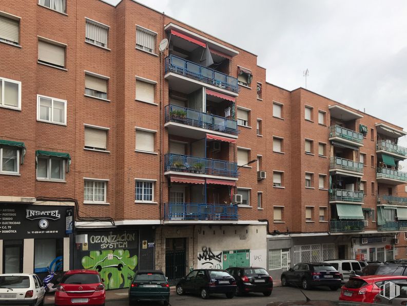 Local en venta en Calle Mercedes Izquierdo, 13, San Sebastián de los Reyes, Madrid, 28700 con coche, edificio, nube, propiedad, vehículo, ventana, rueda, cielo, luz de estacionamiento automotriz y diseño urbano alrededor