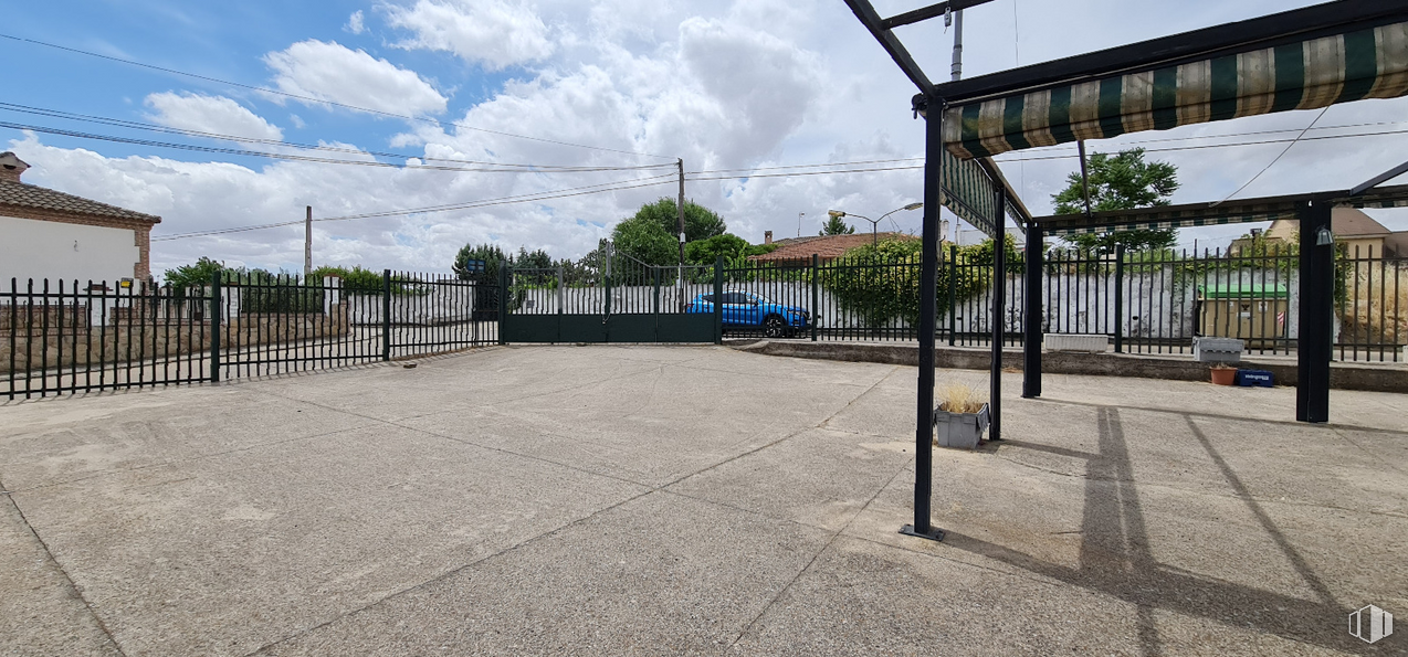 Retail for sale & for rent at Zona Río Alberche, Hormigos, Toledo, 45919 with sky, cloud, plant, tree, road surface, land lot, asphalt, urban design, building and road around