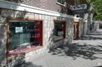 Retail for sale at Paseo Virgen del Puerto, Arganzuela, Madrid, 28005 with window, building, road surface, neighbourhood, sidewalk, facade, road, brick, city and urban design around