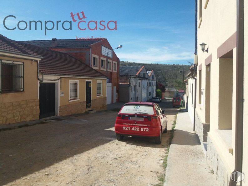 Nave en venta en Zona Zamarramala , Segovia, 40196 con coche, ventana, casa, edificio, cielo, nube, planta, vehículo, placa de matrícula del vehículo y iluminación automotriz alrededor