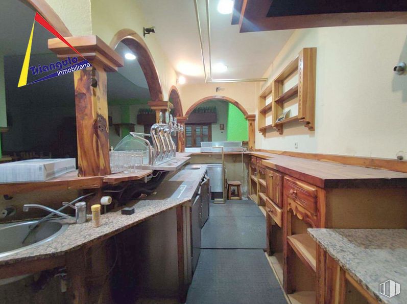 Retail for sale at Calle Tejedores, Segovia, 40004 with sink, cabinetry, property, countertop, table, wood, kitchen, interior design, lighting and architecture around