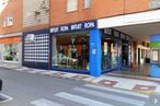 Retail for rent at Zona Bulevar de las Acacias, Azuqueca de Henares, Guadalajara, 19200 with building, window, infrastructure, fixture, facade, city, road surface, retail, road and street around