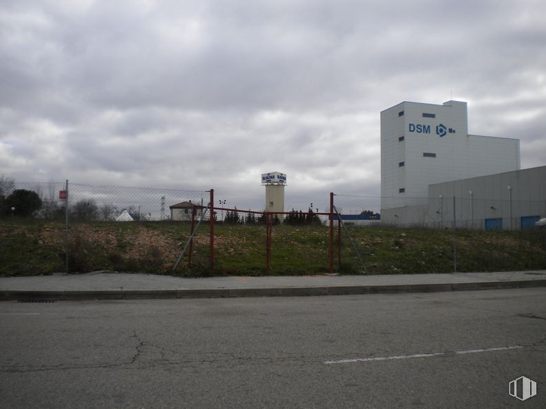 Suelo en alquiler en Calle Honduras, 28, Alcalá de Henares, Madrid, 28806 con edificio, nube, cielo, planta, superficie de carretera, asfalto, lote de tierra, árbol, llanura y área residencial alrededor