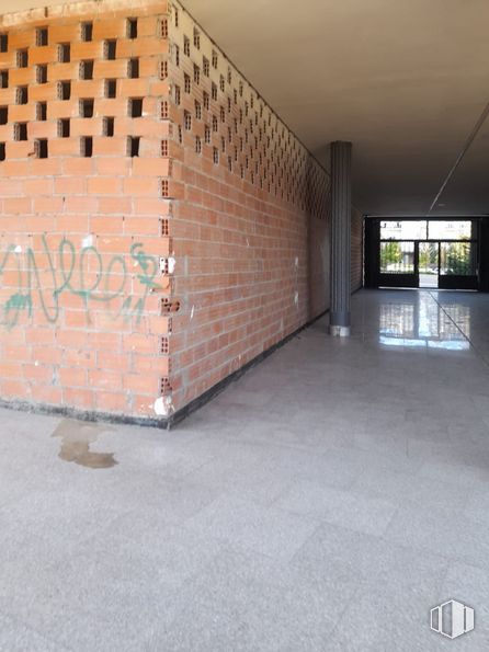 Local en alquiler en Casco urbano, Arganda del Rey, Madrid, 28500 con ventana, madera, piso, pavimento, superficie de la carretera, albañilería, ladrillo, material de construcción, gas y material compuesto alrededor