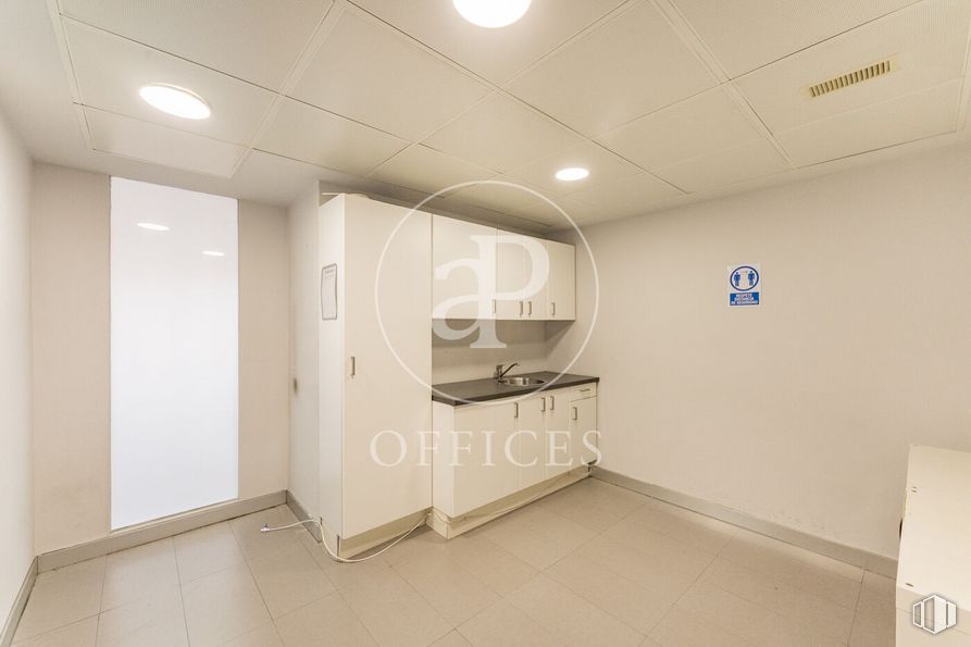 Oficina en alquiler en Calle Núñez de Balboa, Salamanca, Madrid, 28006 con lámpara, edificio, interiorismo, accesorio, casa, suelos, madera, suelo, hall y techo alrededor