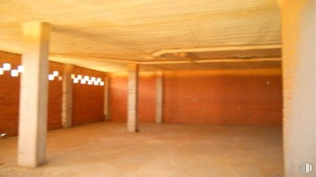 Local en venta en Calle Beatriz Galindo, Torrejón de Ardoz, Madrid, 28850 con madera, pared, suelos, accesorio, techo, tintes y matices, tinte para madera, material compuesto, madera dura y material de construcción alrededor