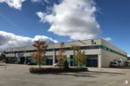 Industrial for rent at Calle Artes Gráficas, 1, Pinto, Madrid, 28320 with building, cloud, sky, plant, asphalt, road surface, window, urban design, street light and house around