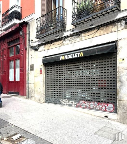 Local en alquiler en Calle Augusto Figueroa, 37, Centro, Madrid, 28004 con ventana, edificio, superficie de la carretera, asfalto, pared, acera, ladrillo, carretera, albañilería y fachada alrededor