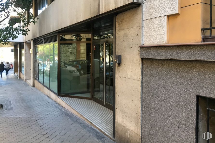 Oficina en venta en Calle Lagasca, Salamanca, Madrid, 28006 con accesorio, inmobiliario, fachada, diseño urbano, vidrio, material compuesto, superficie de la carretera, sombra, ciudad y madera alrededor