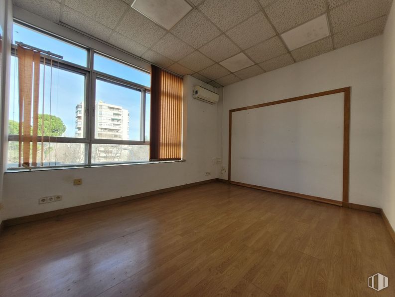 Oficina en venta en Carretera Canillas, Hortaleza, Madrid, 28043 con ventana, edificio, madera, sombra, interiorismo, hall, suelo, suelos, casa y inmobiliario alrededor