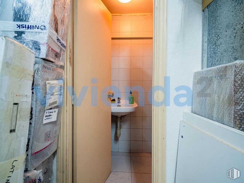 Local en venta en Paseo Virgen del Puerto, Arganzuela, Madrid, 28005 con fregadero, suelos, suelo, apartamento, azulejo, suelo de baldosas, iluminación natural y escayola alrededor