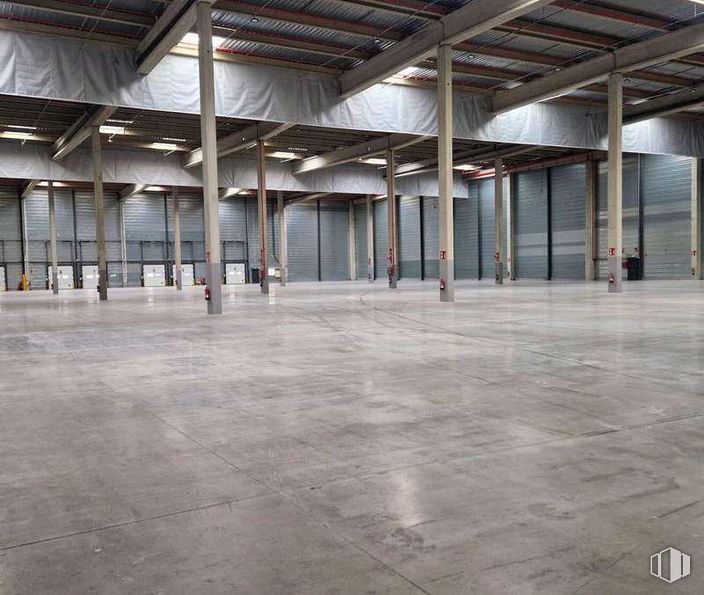 Industrial for rent at Avenida Picones, 9, Alovera, Guadalajara, 19208 with flooring, floor, ceiling, composite material, warehouse, metal, grey, concrete, hall and building material around