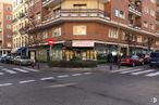 Retail for sale at Calle Ponzano, 74, Chamberí, Madrid, 28003 with car, building, land vehicle, wheel, window, property, vehicle, tire, infrastructure and urban design around