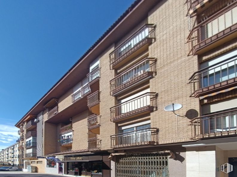 Local en venta en Travesía Colombia, Toledo, 45004 con ventana, edificio, cielo, diseño urbano, condominio, edificio comercial, propiedad material, inmobiliario, fachada y ciudad alrededor