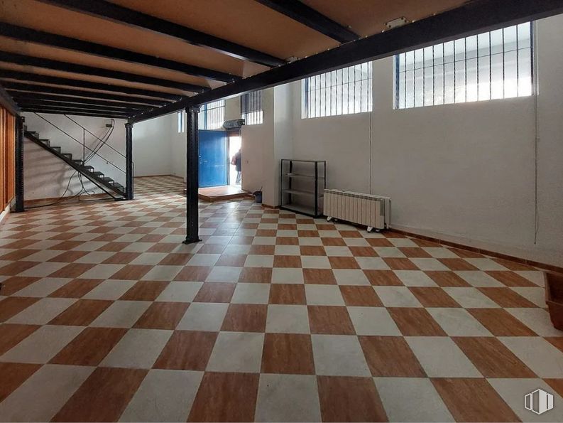 Retail for sale at Calle Reina de África, Puente de Vallecas, Madrid, 28018 with window, tile flooring, wood, hall, interior design, flooring, floor, wall, hardwood and ceiling around