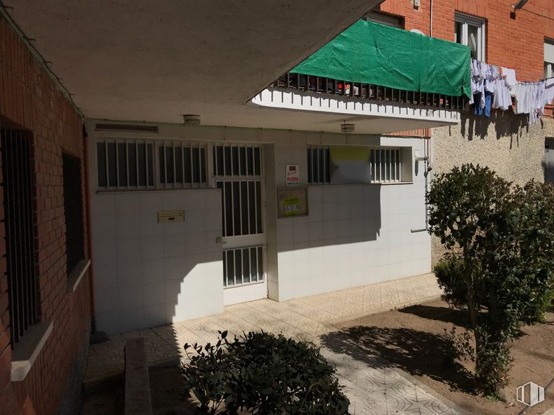 Oficina en alquiler en Calle Ventosilla, 19, San Agustín del Guadalix, Madrid, 28750 con planta, ventana, mediante, edificio, madera, sombra, bienes raíces, fachada, árbol, techo y paisaje alrededor