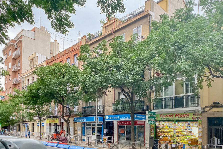 Local en alquiler en Calle Francos Rodríguez, 25, Tetuán, Madrid, 28039 con edificio, cielo, ventana, árbol, diseño urbano, viaje, barrio, vehículo, zona residencial y fachada alrededor