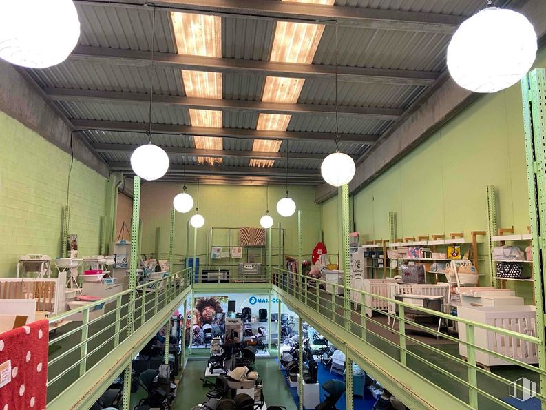 Industrial for rent at Polígono industrial Norte, San Sebastián de los Reyes, Madrid, 28700 with light fixture, lighting, shelving, interior design, furniture, ceiling, shelf, retail, engineering and bookcase around