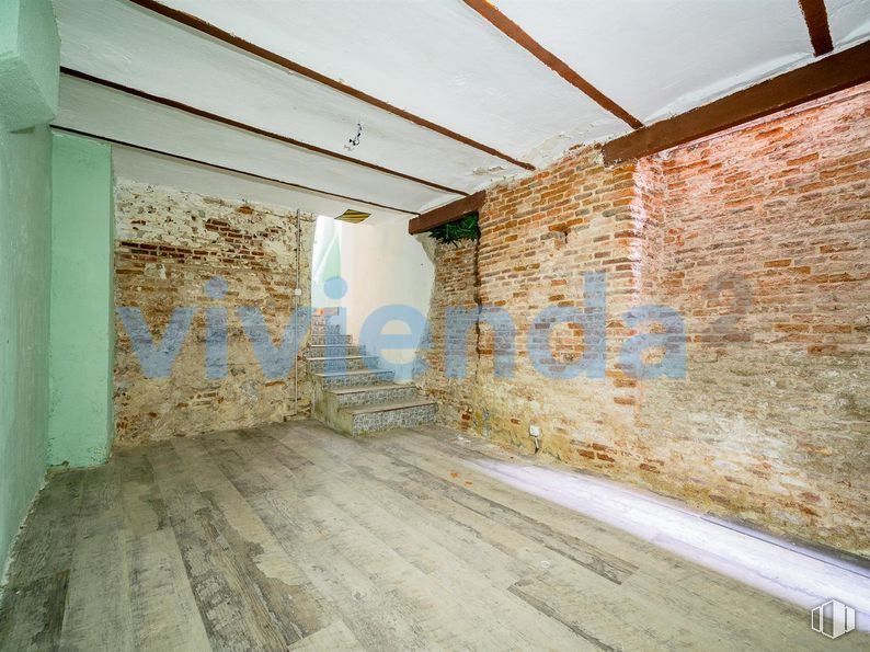 Local en venta en Zona Malasaña - Univerdidad, Centro, Madrid, 28004 con madera, ladrillo, superficie de la carretera, suelos, suelo, albañilería, techo, tintes y matices, madera dura y tejado alrededor