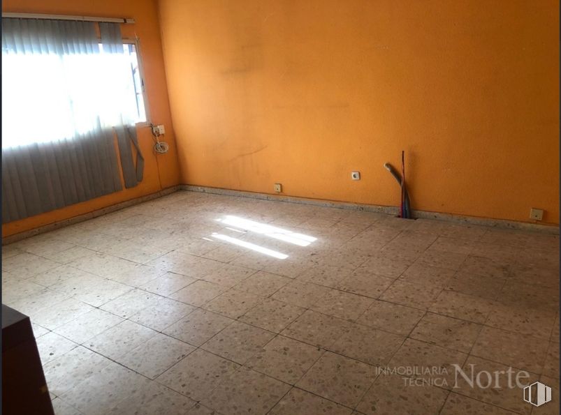 Nave en venta en Polígono Los Nogales, Algete, Madrid, 28119 con edificio, madera, ventana, suelos, suelo, casa, tinte para madera, madera dura, tintes y matices y accesorio alrededor