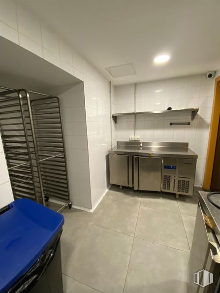 Local en alquiler en Zona centro, Centro, Madrid, 28015 con ebanistería, suelos, suelo, techo, interiorismo, alumbrado, habitación, lámpara, suelos de madera y azulejo alrededor