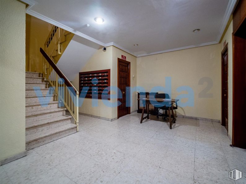 Office for sale at Zona Fuente del Berro, Salamanca, Madrid, 28028 with door, furniture, stairs, building, chair, hall, interior design, wood, architecture and table around