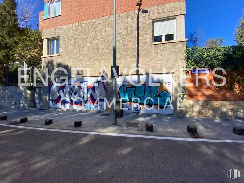 Local en venta en Avenida Portugal, La Latina, Madrid, 28011 con ventana, edificio, azure, pintura, superficie de la carretera, asfalto, graffiti, árbol, arte y fuente alrededor