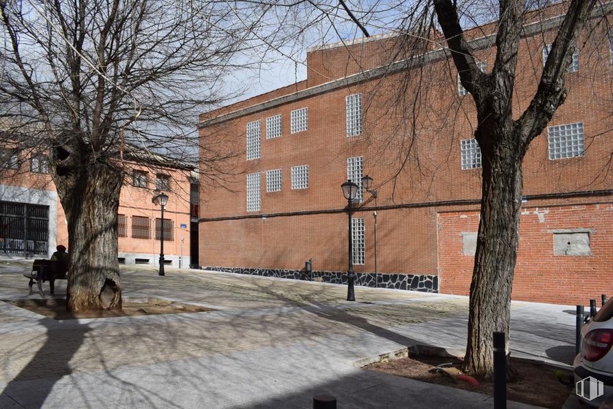 Retail for sale at Calle Monjas, Illescas, Toledo, 45200 with building, window, property, tree, plant, road surface, brick, brickwork, architecture and urban design around