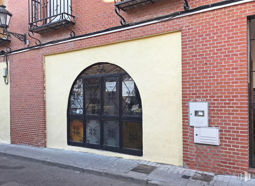 Local en alquiler en Calle Laso, 11, Navalcarnero, Madrid, 28600 con ventana, edificio, accesorio, albañilería, ladrillo, arquitectura, superficie de carretera, fachada, madera y material de construcción alrededor