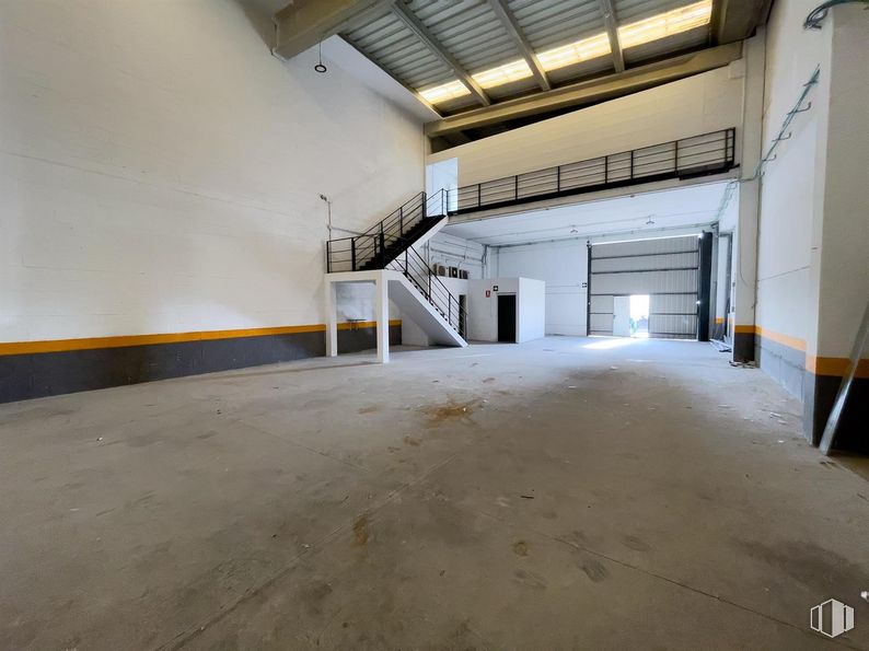 Nave en alquiler en Zona Getafe, Getafe, Madrid, 28906 con mueble, edificio, madera, hall, suelo, suelos, casa, techo, hormigón y material compuesto alrededor